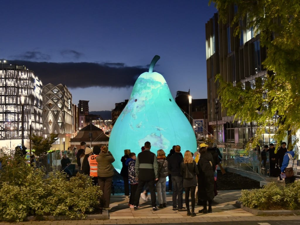 The World has Gone Pear Shaped - Tine Bech Studio. - 4