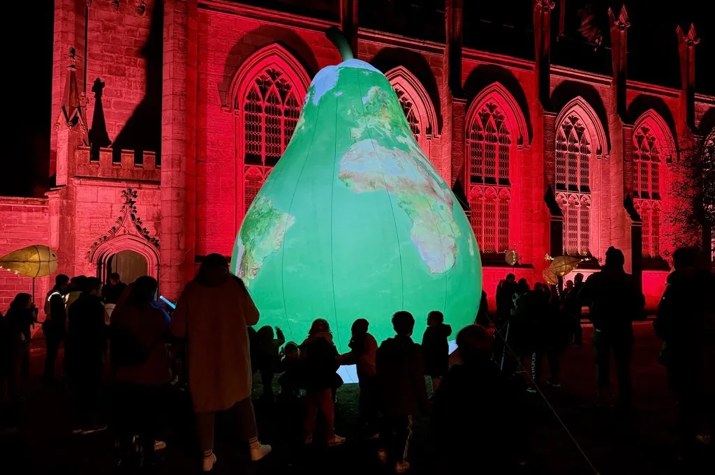 The World Has Gone Pear Shaped by Tine Bech Studio –Photo by TineBech