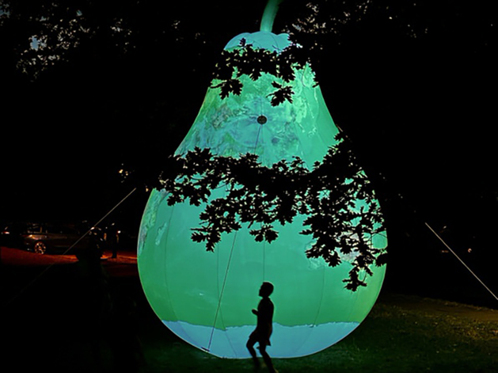 TheWorldhasGonePearShaped-TineBechStudio-PhotoGregFranklin.JPG